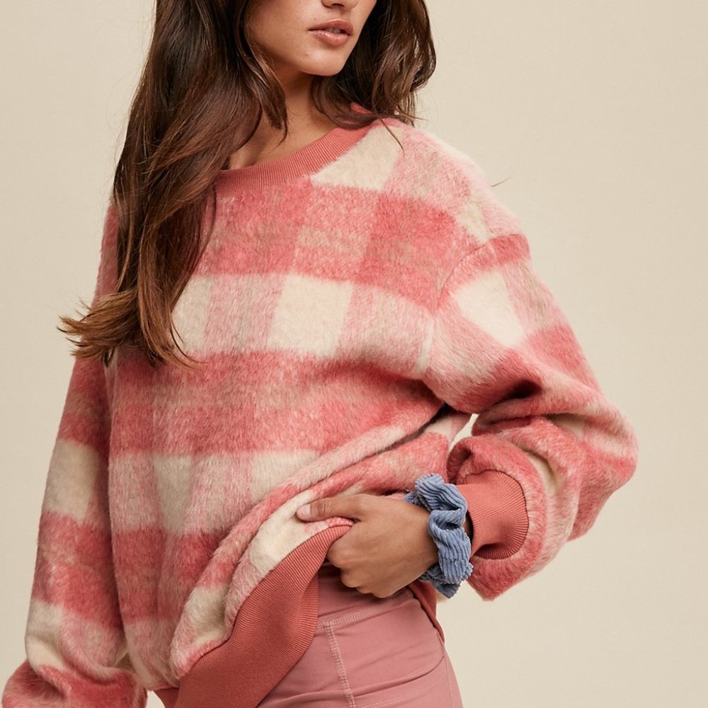 NWT - Listicle - Furry Plaid Crew Neck Sweat Top - Size Large - Picture 2 of 3